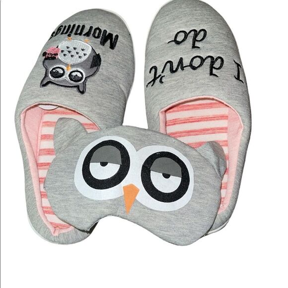 “I Don’t Do Mornings “ House slippers - Picture 6 of 7